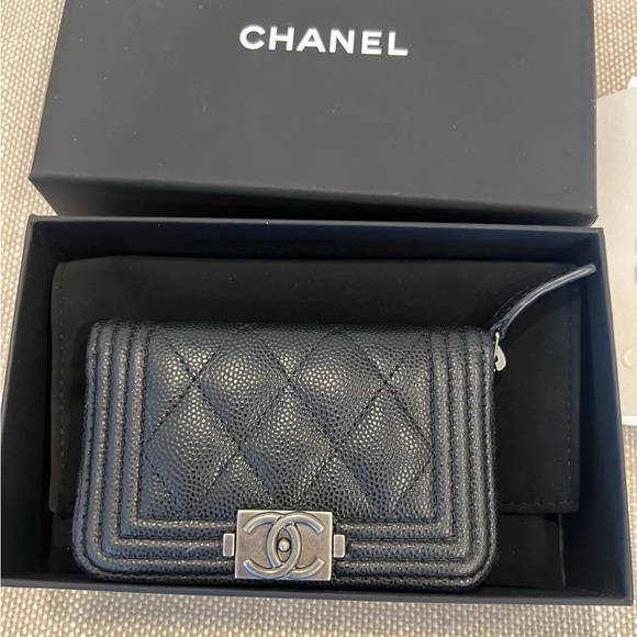 (SOLD) Chanel O-Porte Monnaie cards holder - Picture 1 of 7